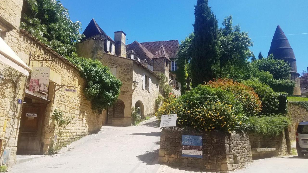 Les Appartements De Bacchus Sarlat-La-Caneda Exterior photo