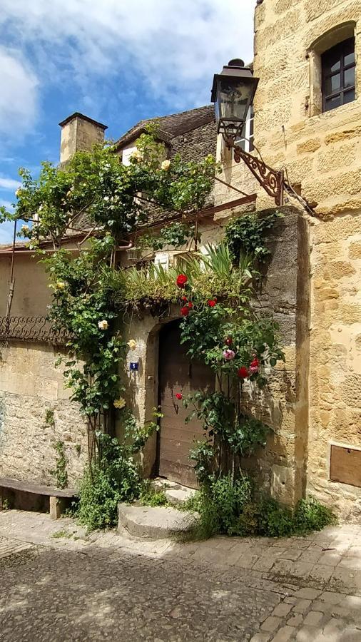 Les Appartements De Bacchus Sarlat-La-Caneda Exterior photo